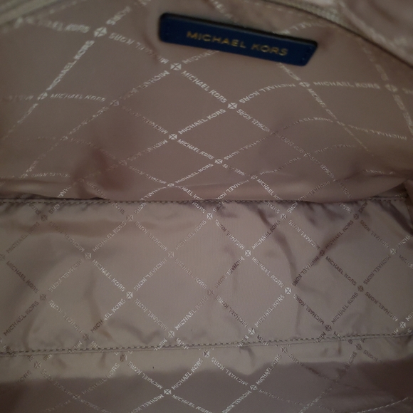 Michael Kors purse - Picture 7 of 8